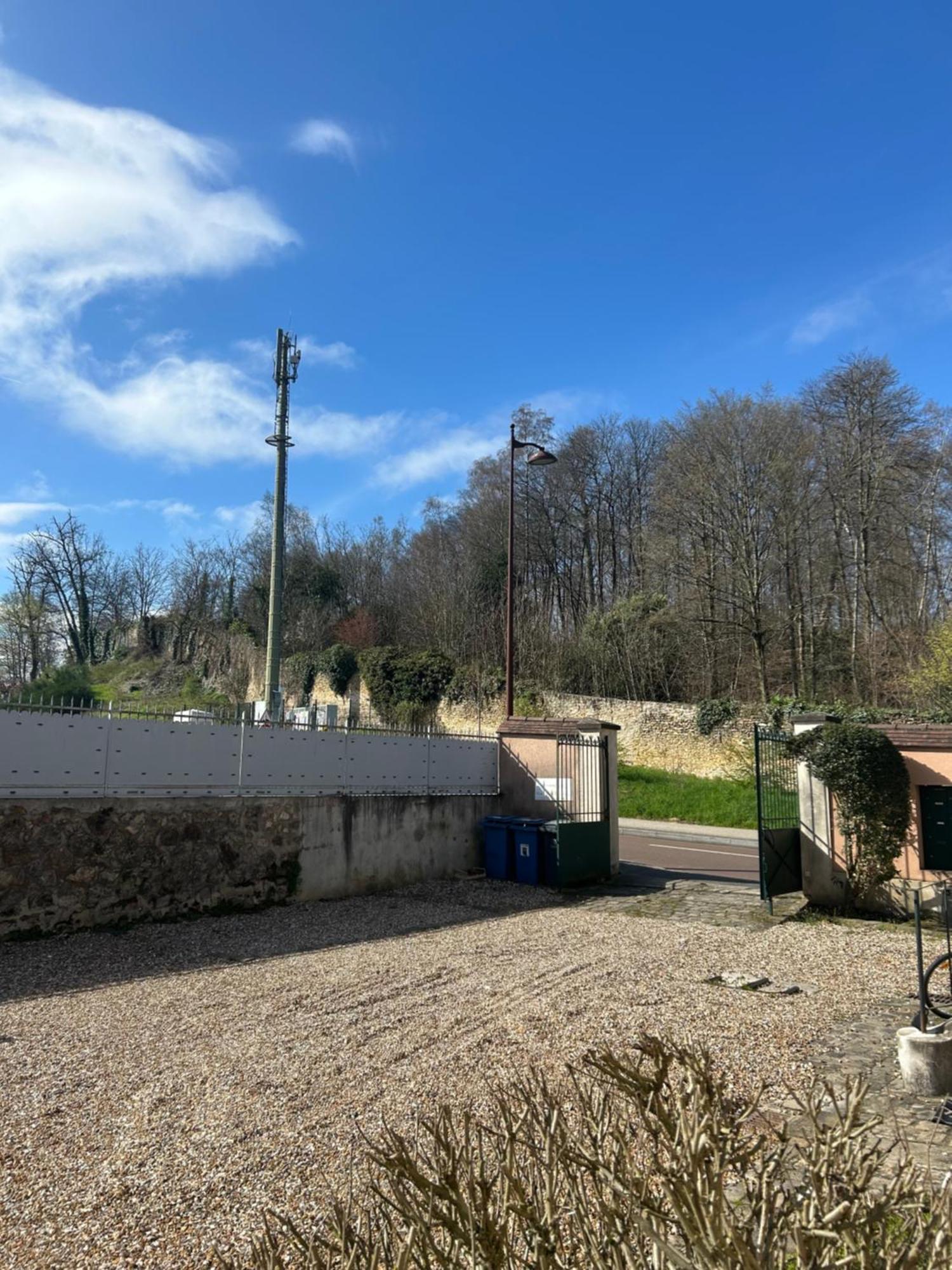 Le Buc - Gare Chantiers - Netflix * Versailles